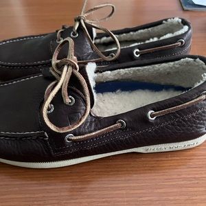 Men’s authentic leather Sperry Top-sider with fuzzy inside size 11….